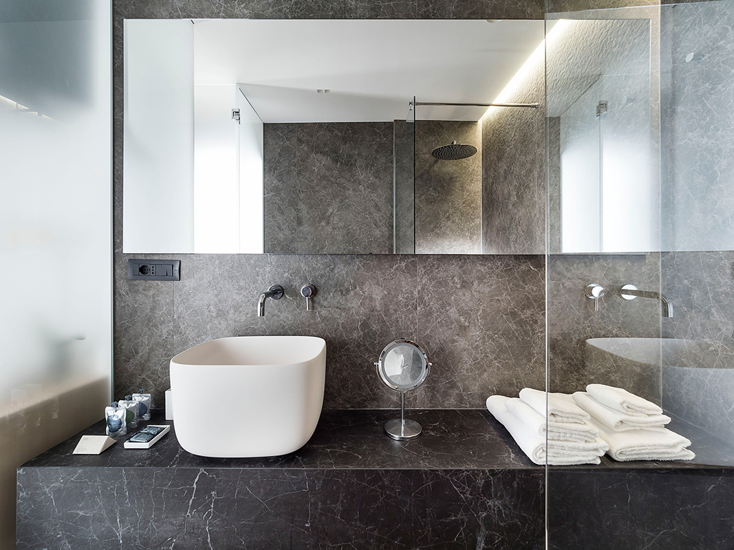 Badezimmer aus LAMINAM Porzellankeramik