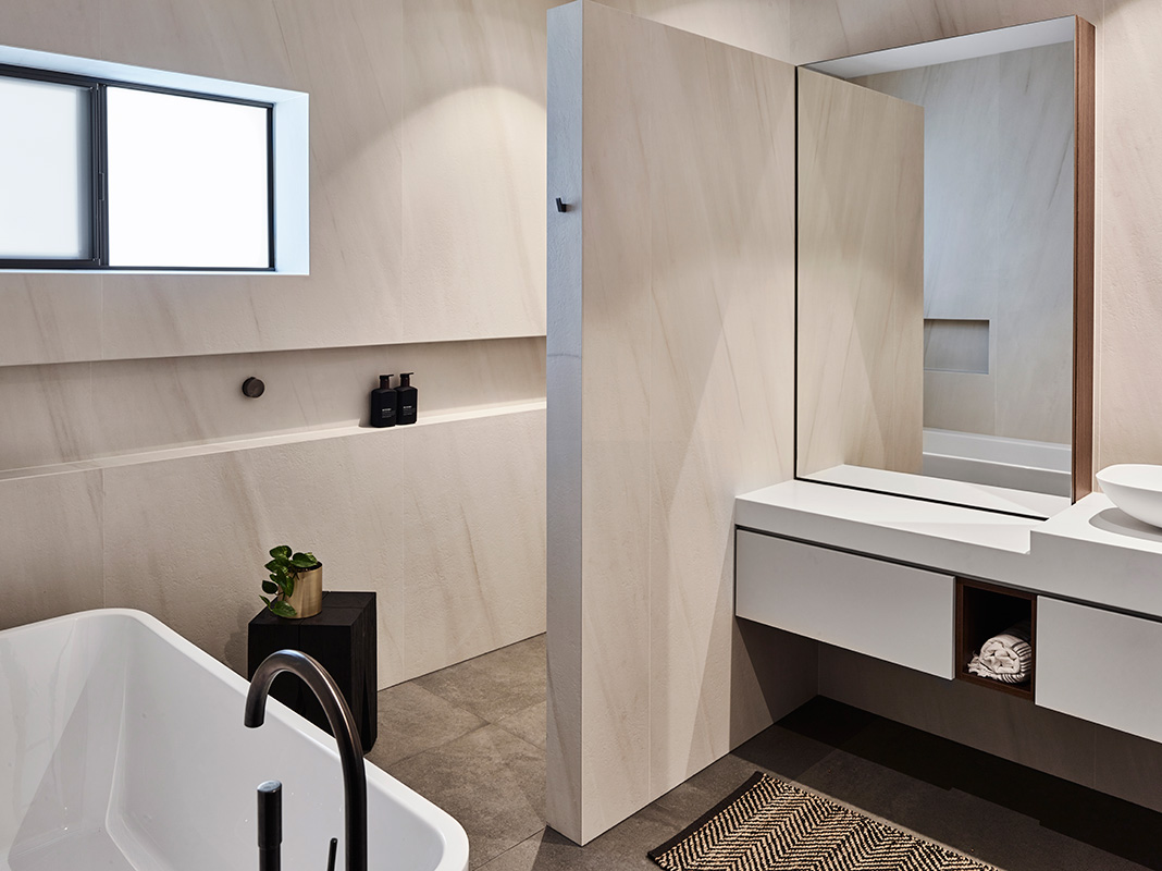 Badezimmer aus LAMINAM Porzellankeramik