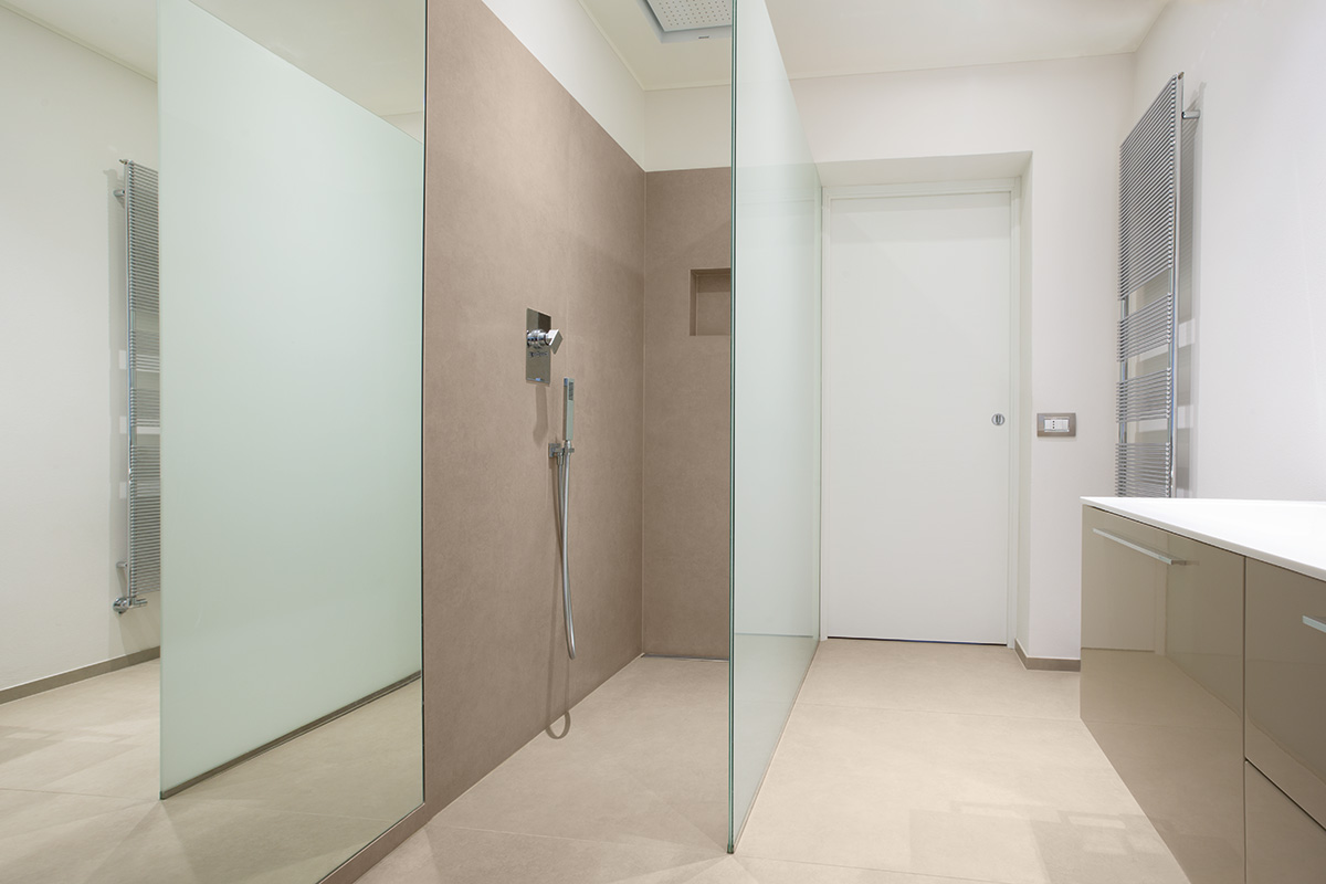 Badezimmer aus LAMINAM Porzellankeramik